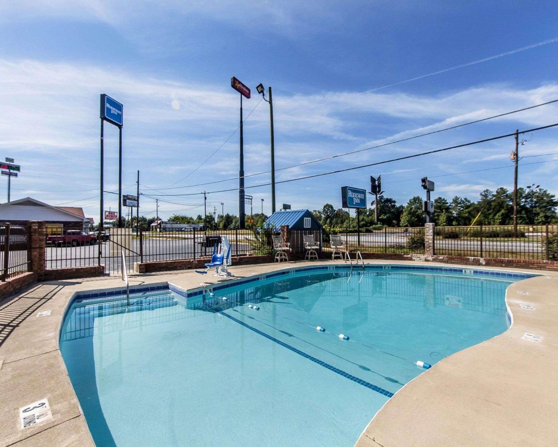Days Inn By Wyndham Calhoun Ga I-75 And Us-41 Ngoại thất bức ảnh