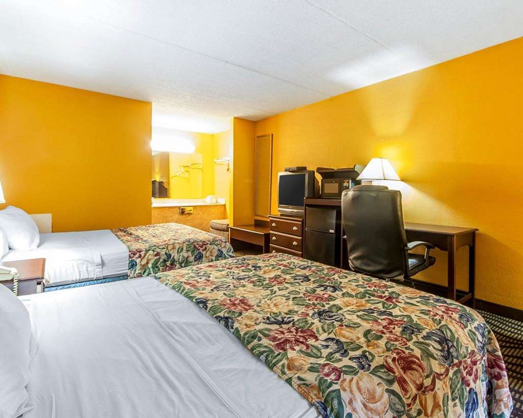 Days Inn By Wyndham Calhoun Ga I-75 And Us-41 Phòng bức ảnh